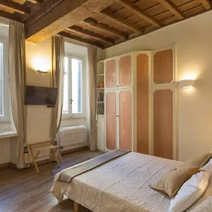Leutari Apartment